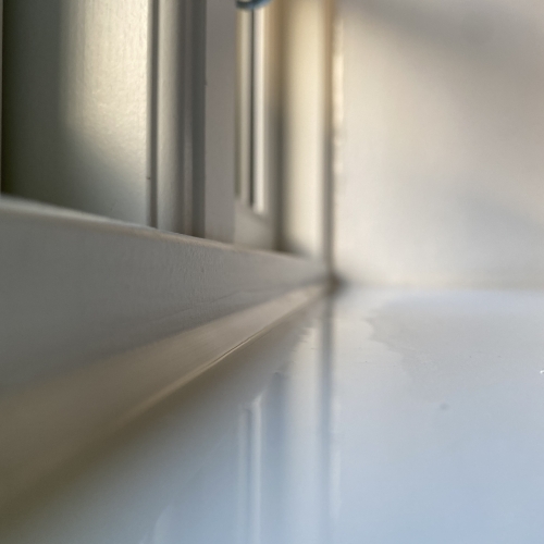 Fugning af vindueskarm indvendigt