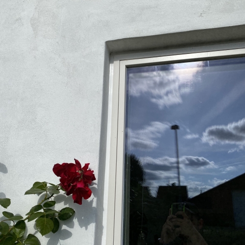 Fugning omkring vinduesramme udvendigt