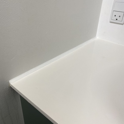 Fugning ved bordplade mod væg