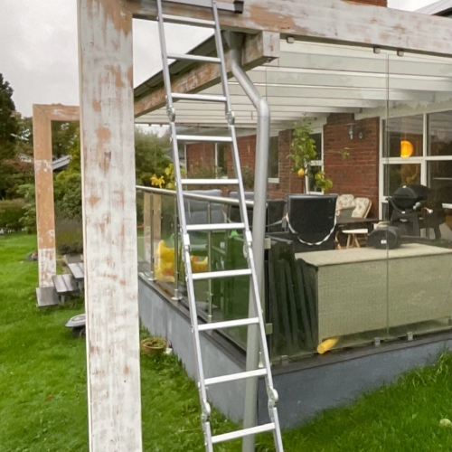 Ny træterrasse med overhæng