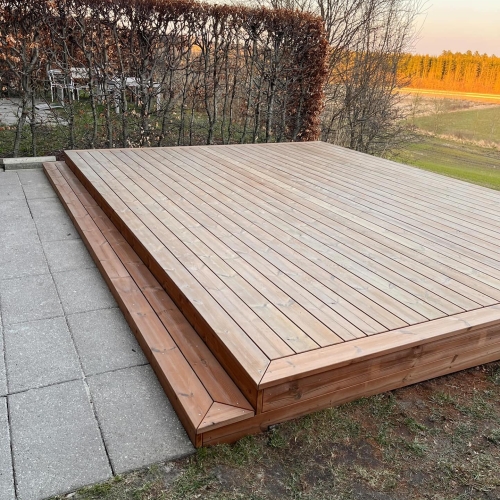 træterrasse med hævning