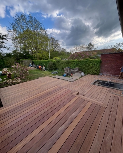 Moderne træterrasse