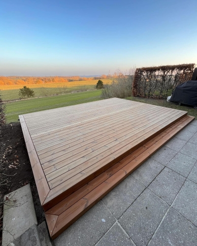 ny træterrasse med udsigt