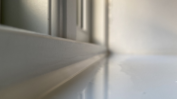 Fugning af vindueskarm indvendigt